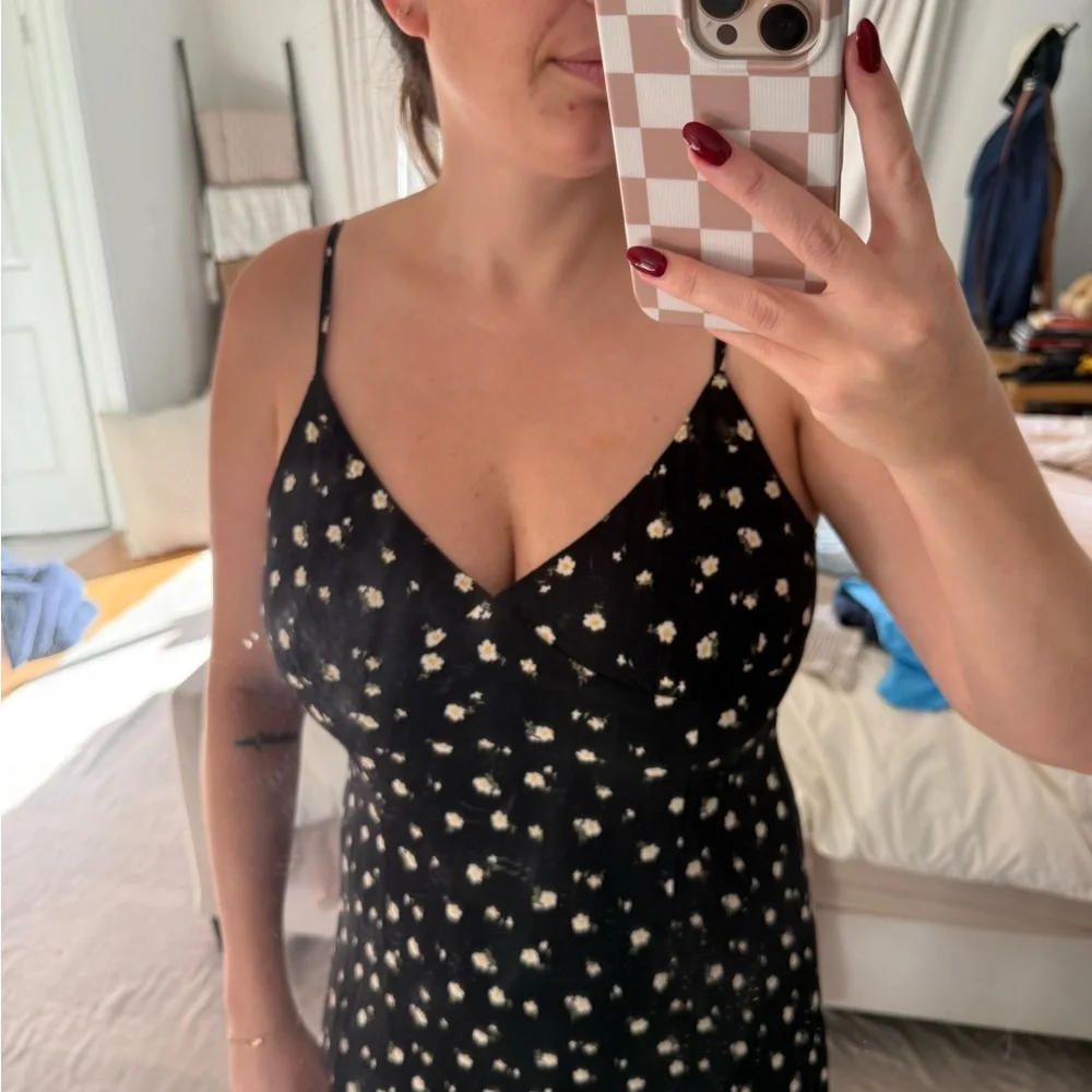 Audrey 3+1 Black Floral Midi Dress - Picture 5 of 5